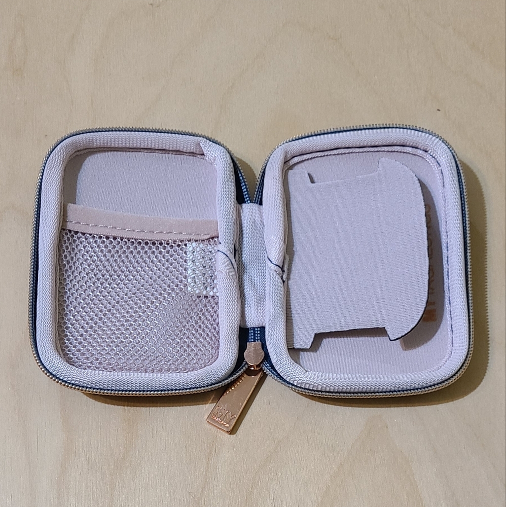 Ear Bud Case - Picture 4 of 6